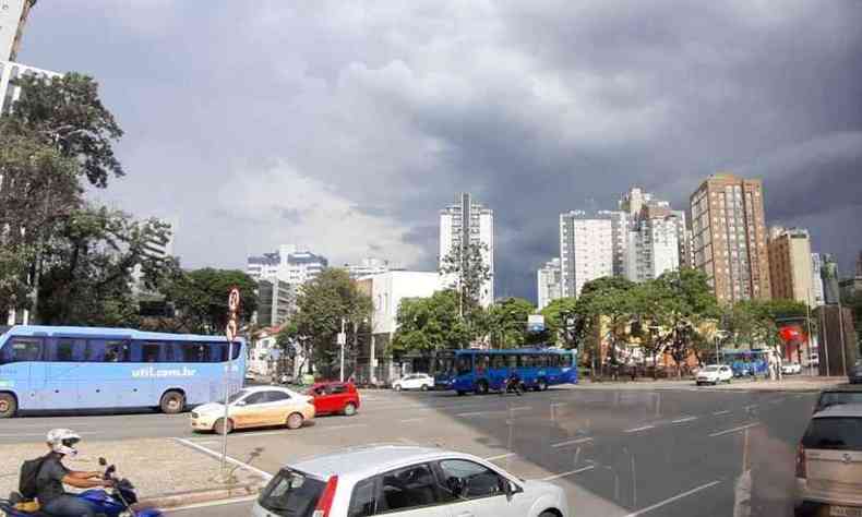 Centro de Belo Horizonte ameaa com chuva(foto: Gladyston Rodrigues/EM/D.APress)