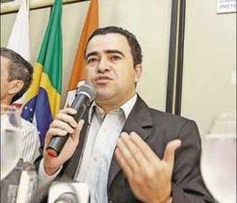Se projeto passar, Vladimir Azevedo pretende arrecadar R$ 8 milhões com a negociação(foto: NAndo Oliveira/EM/D.A.Press) Se projeto passar, Vladimir Azevedo pretende arrecadar R$ 8 milhões com a negociação(foto: NAndo Oliveira/EM/D.A.Press)