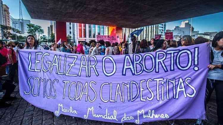 Mulheres em protesto contra criminalização do aborto