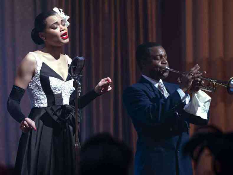 A atriz Andra Day, no papel da elegante Billie Holiday, vai disputar o Globo de Ouro no prximo dia 28(foto: Fotos: Prada/reproduo)