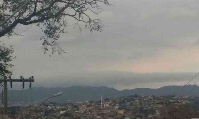 Manh desta tera-feira tem cu ainda nublado em Belo Horizonte(foto: Paulo Filgueiras/EM/DA Press)