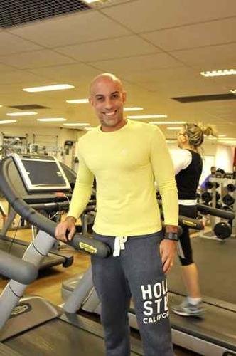 Adail Lopes investe na atividade f�sica di�ria, em cremes para o corpo e na alimenta��o controlada(foto: Ramon Lisboa/EM/DA Press)