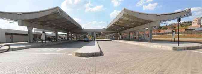 Terminal Metropolitano de Sarzedo deixou de operar ontem e no foi informado se paralisao  temporria (foto: Beto Novaes/EM/D.A Press)