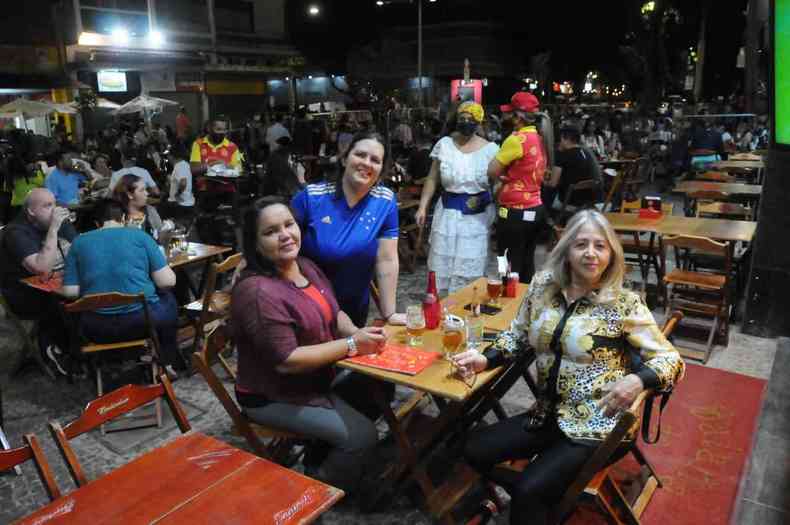 'Sou cruzeirense roxa!', diz a vendadora Joice Vial(foto: Juarez Rodrigues/EM/D.A Press)