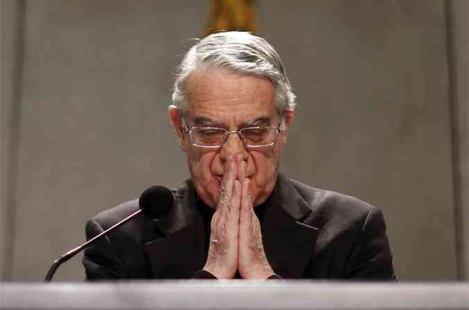 Em declarao, Frederico Lombardi mencionou fumaa negra no Vaticano(foto: REUTERS/Alessandro Bianchi )