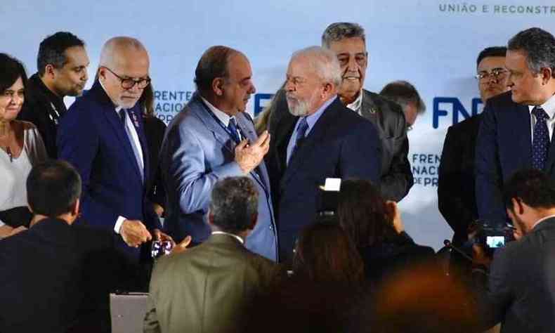 Lula e Fuad Noman se encontram em Braslia; ministros Rui Costa e Nsia Trindade tambm esto na foto