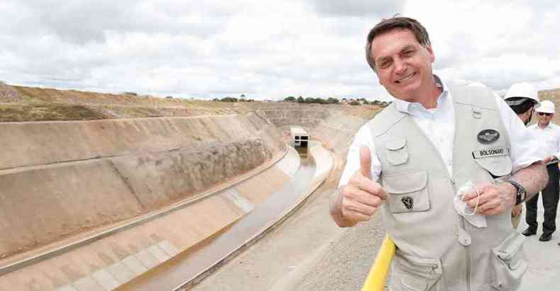 Bolsonaro deixou aliados animados ao inaugurar um dos trechos do Projeto de Integrao do Rio So Francisco (foto: Alan Santos/PR)