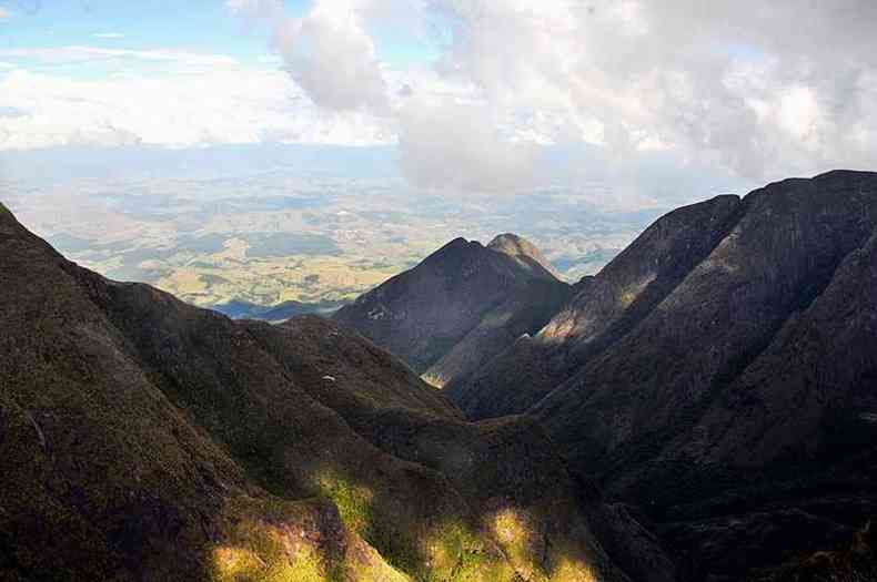 Serra Fina, quarto maior pico do Brasil(foto: Ramon Lisboa/EM)