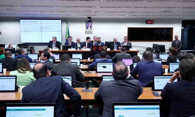 Reunio de ontem da CPI que investiga o caso: CEO detalhou fraude e afirmou que h indcios de participao das empresas de auditoria 