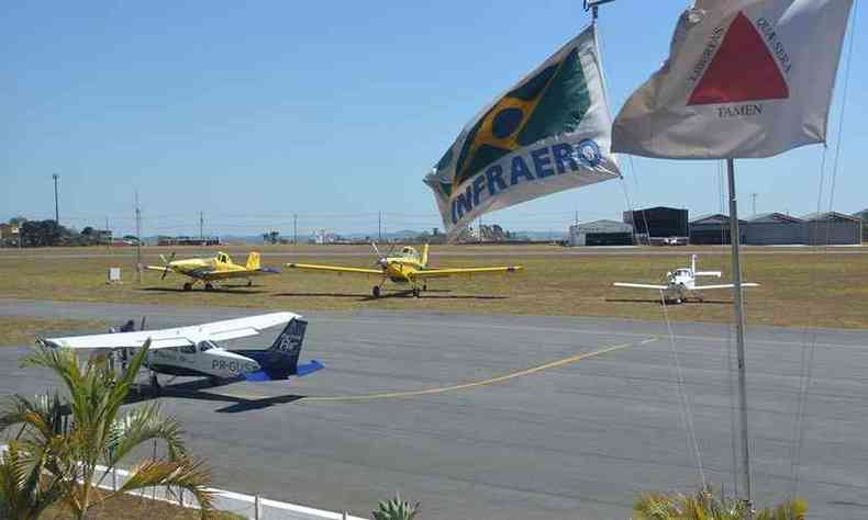 As atividades no Aeroporto Carlos Prates começaram em 1944