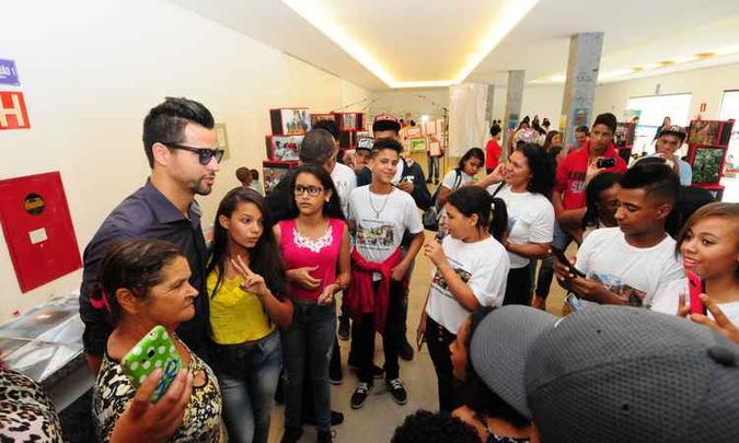Fábio apareceu sem avisar e surpreendeu as crianças, que ficaram empolgadas com a presença do ídolo(foto: Gladyston Rodrigues/EM/D.A PRESS) Fábio apareceu sem avisar e surpreendeu as crianças, que ficaram empolgadas com a presença do ídolo(foto: Gladyston Rodrigues/EM/D.A PRESS)