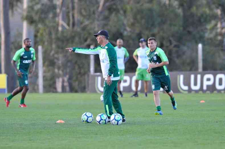 Alm de reformulao do grupo de jogadores, Coelho precisar de substituto para Ricardo Drubscky, agora treinador do Tombense(foto: JUAREZ RODRIGUES/EM/D.A PRESS - 24/7/18)