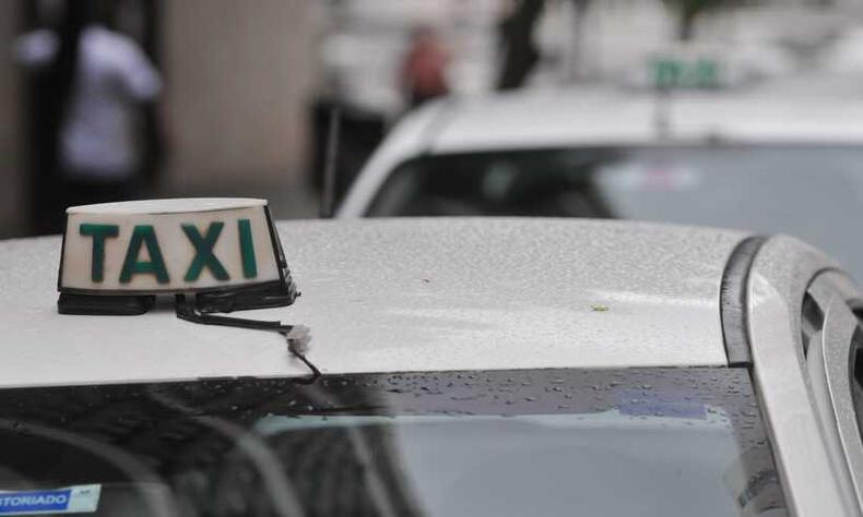 Mais um taxista foi vítima de sequestro relâmpago e filha pagou R$ 1 mil por pix para libertá-lo(foto: Gladyston Rodrigues/EM - DA Press) assalto táxi