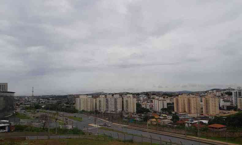 Vista da manh deste domingo do Bairro Ferno Dias, na Regio Leste de Belo Horizonte
