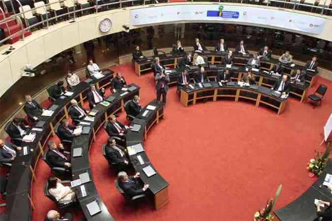 Frum da Unale no Legislativo catarinense: entidade quer saber o que os deputados estaduais pensam sobre pontos da reforma poltica(foto: Miriam Zomer/Alesc )