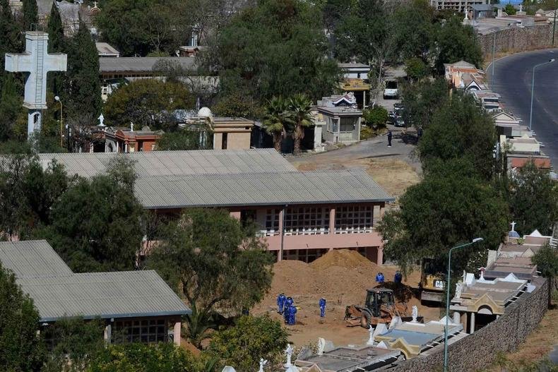 Acidente ocorreu em Cochabamba, e a polícia local informou que entre as vítimas fatais estão três crianças(foto: AFP / DIEGO CARTAGENA) Acidente ocorreu em Cochabamba, e a polícia local informou que entre as vítimas fatais estão três crianças