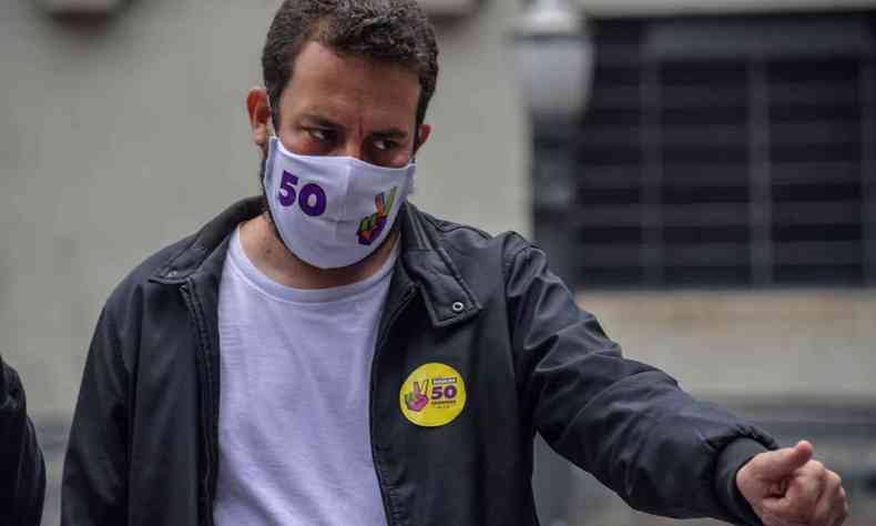 Guilherme Boulos representa o Psol na corrida eleitoral paulistana.(foto: Nelson Almeida/AFP)
