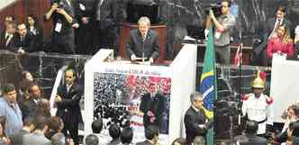 Ao receber ttulo de Cidado Honorrio, Lula citou fatos da histria do movimento de trabalhadores em MG (foto: Beto Magalhes/EM/D.A Press)