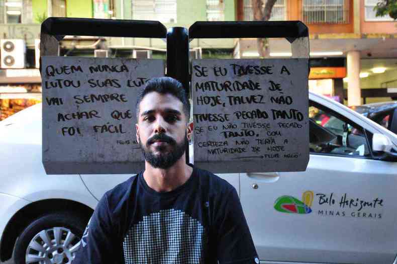 O grafiteiro Celso Felipe questiona a prefeitura por criminalizar uma ao que leva gentileza para as pessoas(foto: Alexandre Guzanshe/EM/D.A Press)