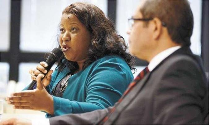 Macaé Evaristo: o governo tem se esforçado para atender os professores, mas não é uma tarefa fácil (foto: Henrique Chendes/Imprensa MG) Macaé Evaristo: o governo tem se esforçado para atender os professores, mas não é uma tarefa fácil (foto: Henrique Chendes/Imprensa MG)