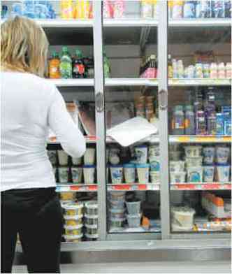 Derivados do leite do sinal de algum alvio nos supermercados.(foto: Beto Novaes/EM/D.A PRESS )