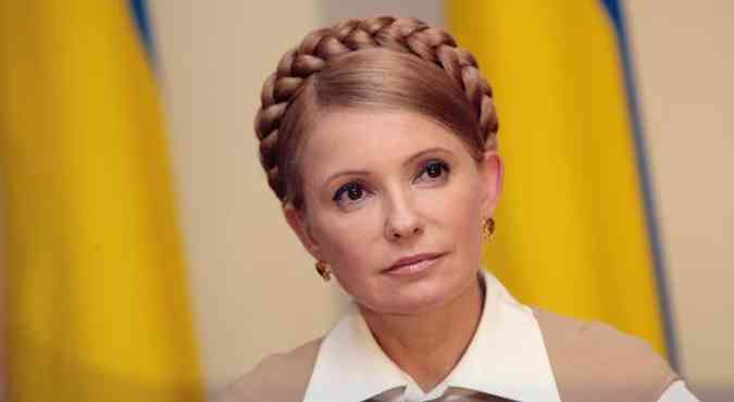 Yulia Timoshenko foi a maior adversria de Viktor Yanukovytch nas eleies presidenciais de 2010. Com a derrota, foi condenada a 7 anos de priso, no que dizem ser 