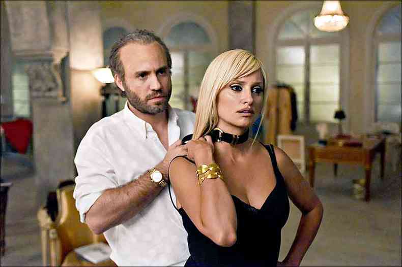 dgar Ramrez interpreta Gianni Versace e Penlope Cruz  Donatella na premiada O assassinato de Gianni Versace, que chega na quinta  Netflix(foto: FX/DIVULGAO)
