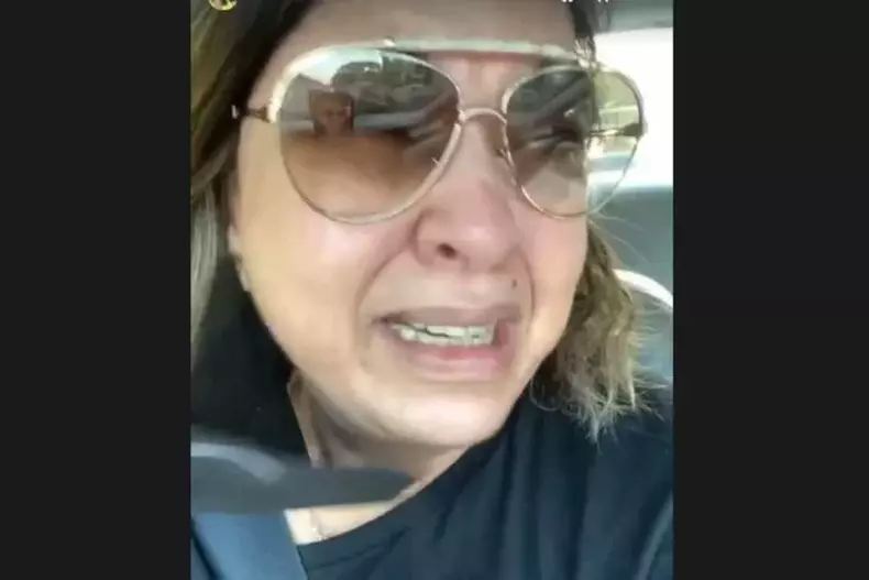 Pelos stories, a Rainha da Msica Sertaneja apareceu aos prantos antes de ser internada 
