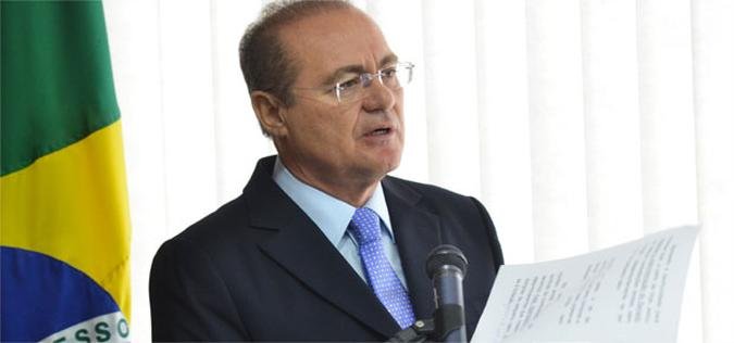 O Senado arcou com a dívida de tributos não recolhidos sobre ajuda de custo recebida pelos senadores entre os anos de 2007 e 2011(foto: Antonio Cruz/ABr) O Senado arcou com a dívida de tributos não recolhidos sobre ajuda de custo recebida pelos senadores entre os anos de 2007 e 2011(foto: Antonio Cruz/ABr)