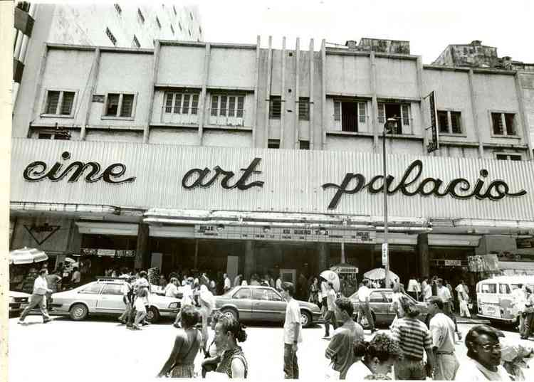 Art Palcio, com 1,2 mil assentos, surgiu como modelo de cinema moderno e abrigou o Centro de Estudos Cinematgrficos