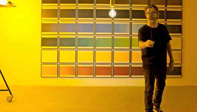 O dinamarqus Olafur Eliasson  tema de um dos episdios da srie sobre design Abstract(foto: Amazon Prime Video/Divulgao )