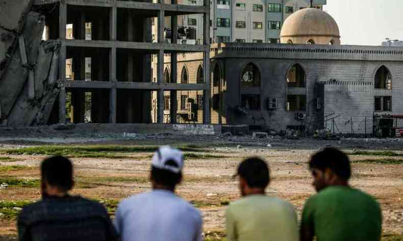 Cessar fogo acontece aps fortes bombardeios (foto: / AFP / MAHMUD HAMS )