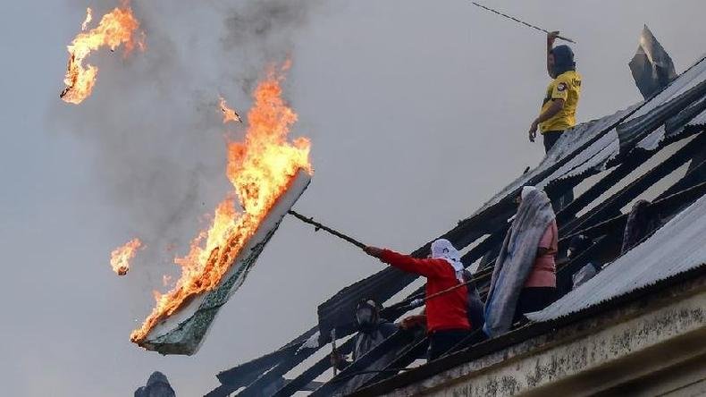 Prisioneiros se rebeleram na prisão de Villa Devoto em Buenos Aires depois de um caso de covid-19(foto: Getty Images) Prisioneiros se rebeleram na prisão de Villa Devoto em Buenos Aires depois de um caso de covid-19(foto: Getty Images)