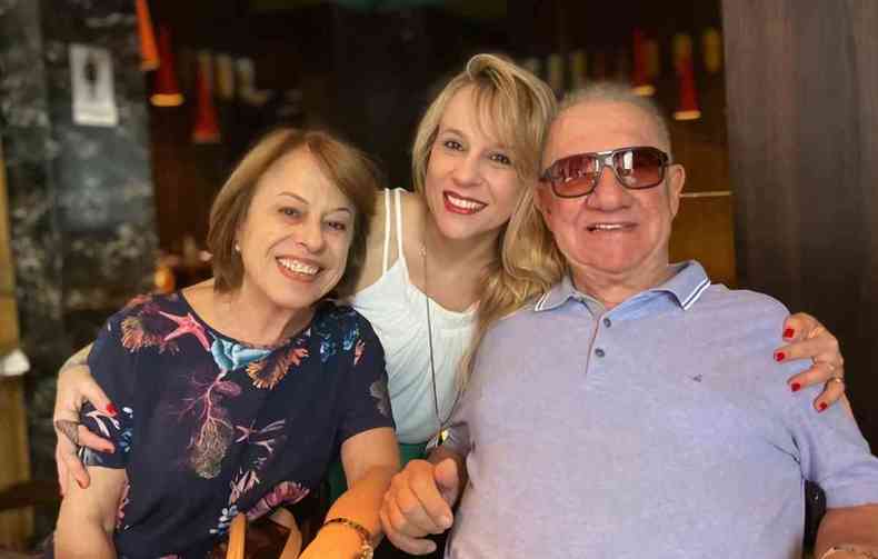 A mdica Patricia Fulgncio e os pais, Antnio e Helosa