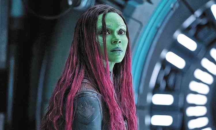 A atriz Zo Saldaa caracterizada como a personagem Gamora em cena de 'Guardies da galxia Vol. 3'