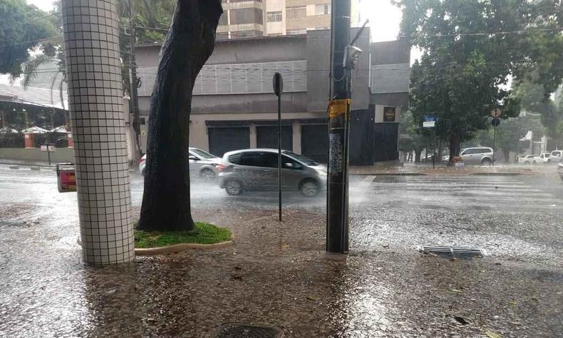 Chuva em Belo Horizonte (foto: Clovelino Maia/EM/D.A press) Chuva em Belo Horizonte