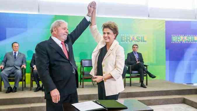 Presidenta Dilma Rousseff e o Lula durante cerimnia de posse nesta quinta-feira (foto: Roberto Stuckert Filho/PR)