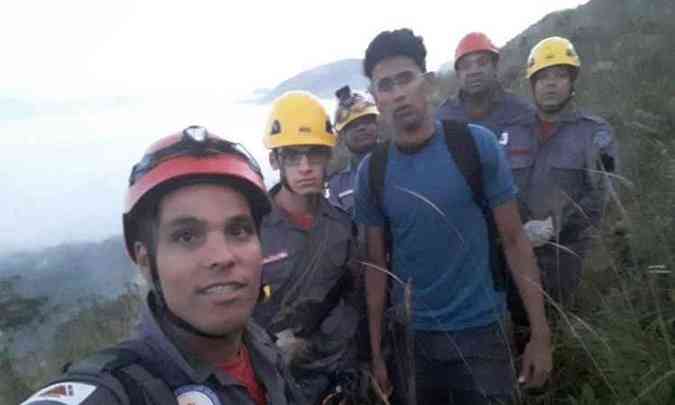 Rafael ficou perdido e conseguiu enviar a localizao aos bombeiros por meio de um aplicativo de celular(foto: Corpo de Bombeiros/Divulgao)