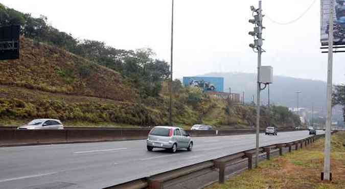 Radares flagram excesso de velocidade, mas ainda no esto multando(foto: EDSIO FERREIRA/EM/D.A PRESS)