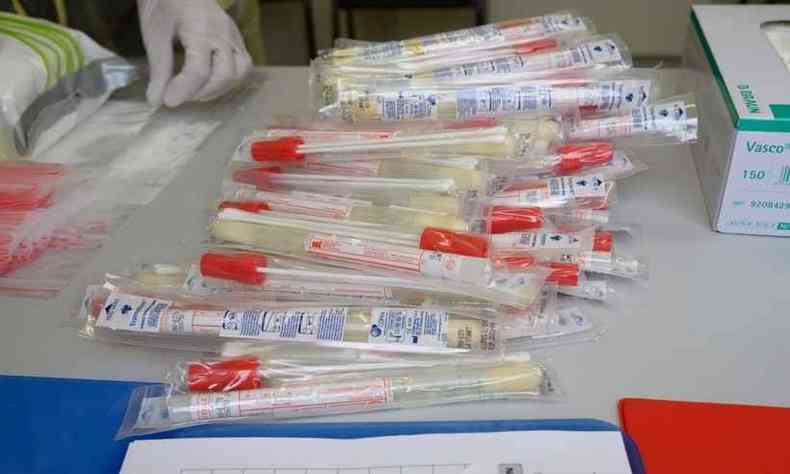 Receita Federal liberou 50 mil kits coreanos de testes para coronavrus(foto: Thomas Kienzle / AFP)