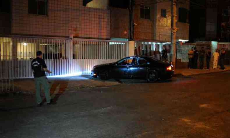 O advogado foi assassinado com vrios tiros quando chegava em casa(foto: Tulio Santos/EM/D.A Press)