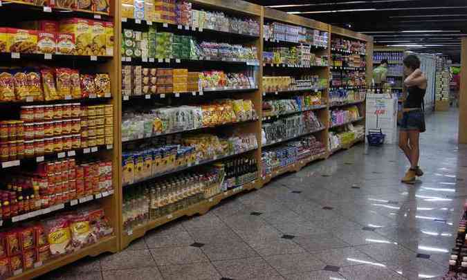 O setor de supermercado vai ampliar o nmero de lojas(foto: Cristina Horta/EM)