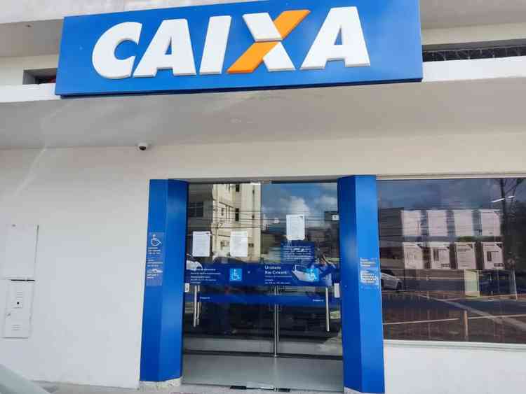 Fachada de uma agncia da Caixa