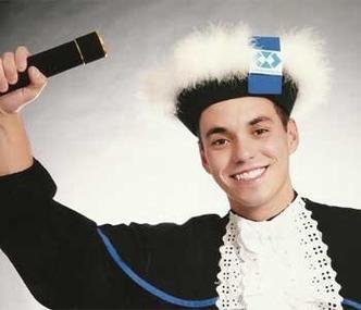 Jovem era formado em Administra��o de Empresas pela UFSM(foto: Reprodu��o/Facebook)