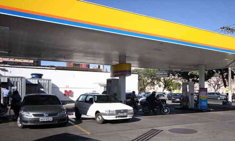 Pesquisa revela alta nos preos dos principais combustveis na Grande BH; gasolina teve a maior variao, de 2,80%, em 15 dias(foto: Edsio Ferreira/EM/D.A Press)
