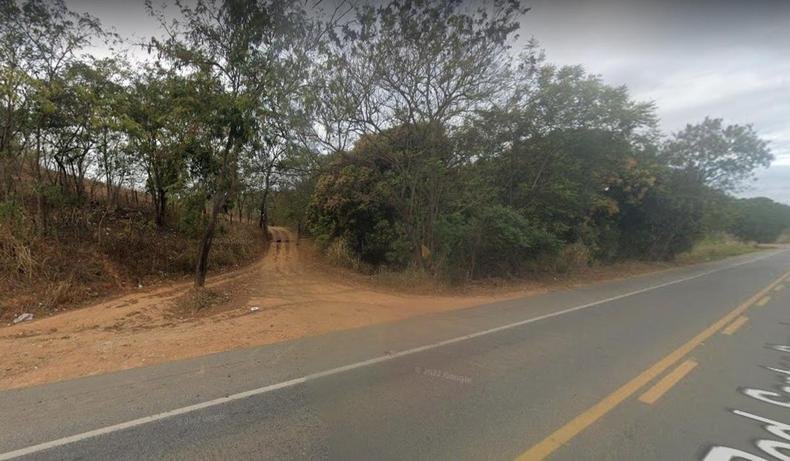 Estrada que leva para a lagoa onde corpo da mulher foi encontrado