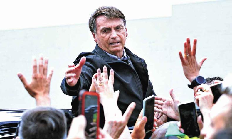 Bolsonaro inaugurou um vice-consulado brasileiro em Orlando e participou de motociata na cidade dos EUA (foto: Gregg Newton/AFP) Bolsonaro em Orlando