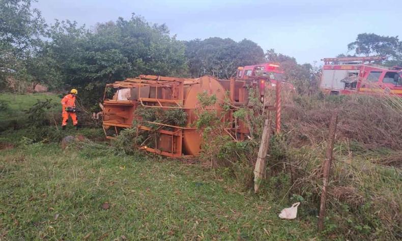 A vítima do acidente foi o motorista profissional Isac Rodrigues da Silva, de 44 anos(foto: Corpo de Bombeiros de Sacramento/Divulgação) A vítima do acidente foi o motorista profissional Isac Rodrigues da Silva, de 44 anos