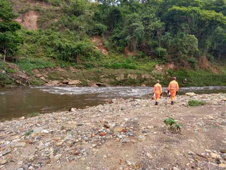 Buscas pelo homem que caiu no Rio Arrudas em 11 de novembro j duravam cinco dias(foto: CBMG/DIVULGAO)