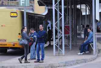 Passageiros ficaram impacientes e ansiosos por causa do atraso para chegar no trabalho (foto: Paulo Filgueiras/EM/D.A/Press)